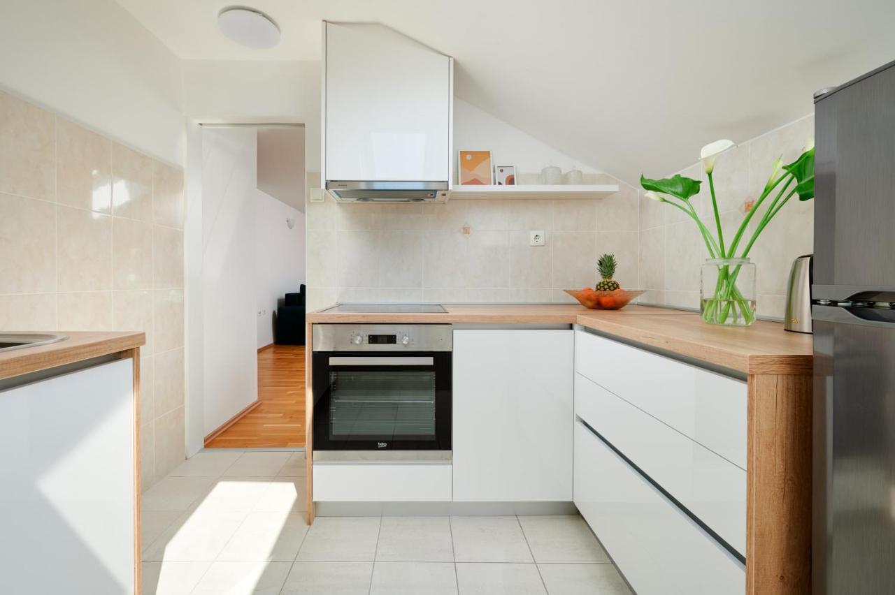 Modern & Spacious Rooftop Apartment With Natual Sunlight Split Exterior foto