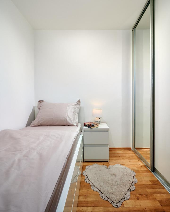 Modern & Spacious Rooftop Apartment With Natual Sunlight Split Exterior foto