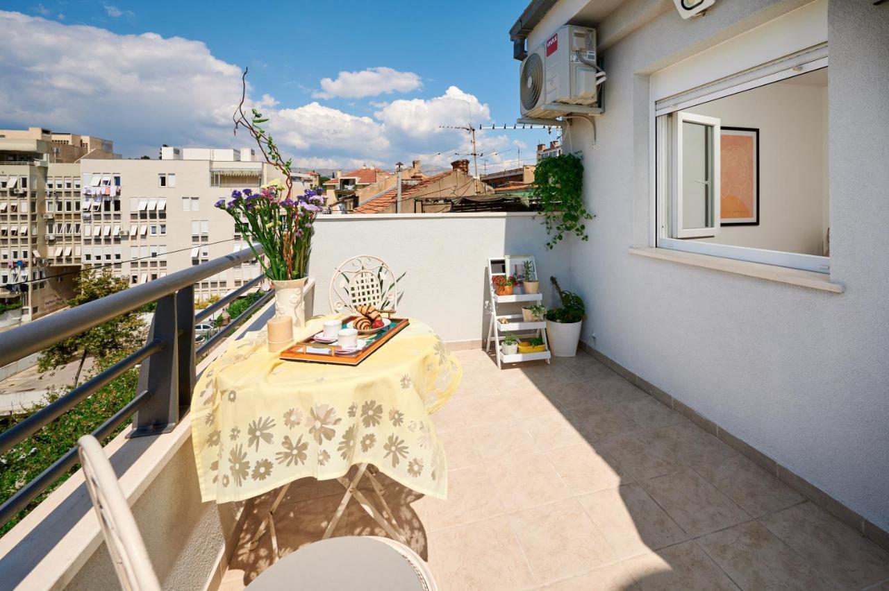Modern & Spacious Rooftop Apartment With Natual Sunlight Split Exterior foto